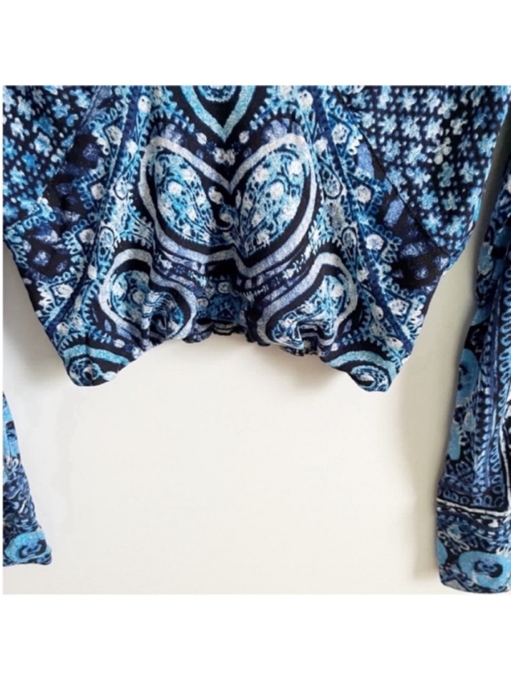 Free People Wild & Free shirt blue white paisley cropped bohemian long sleeves - Picture 5 of 10